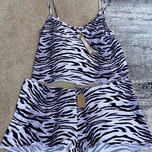 Skims Snow Tiger Cami Top and Shorts L Set